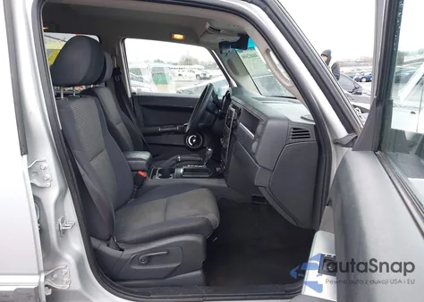 2010 Jeep Commander Sport z USA, uszkodzony, nr VIN 1J4RG4GK7AC161988